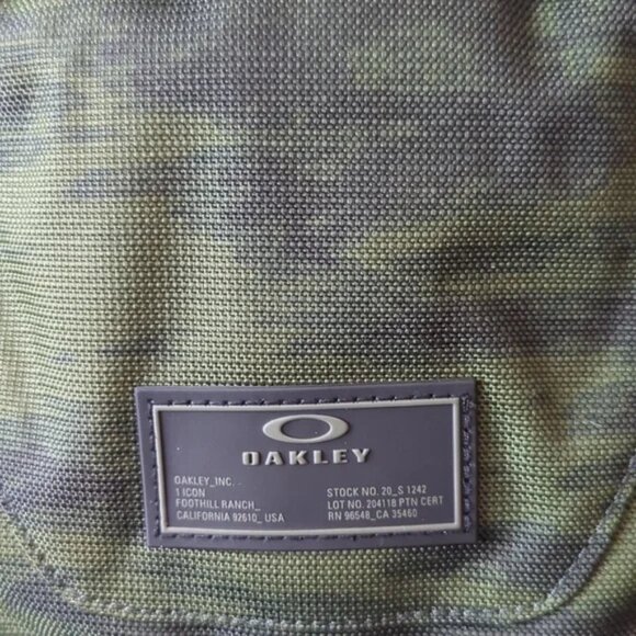 Oakley Kitchen Sink backpack Brand New with tags - Picture 3 of 16